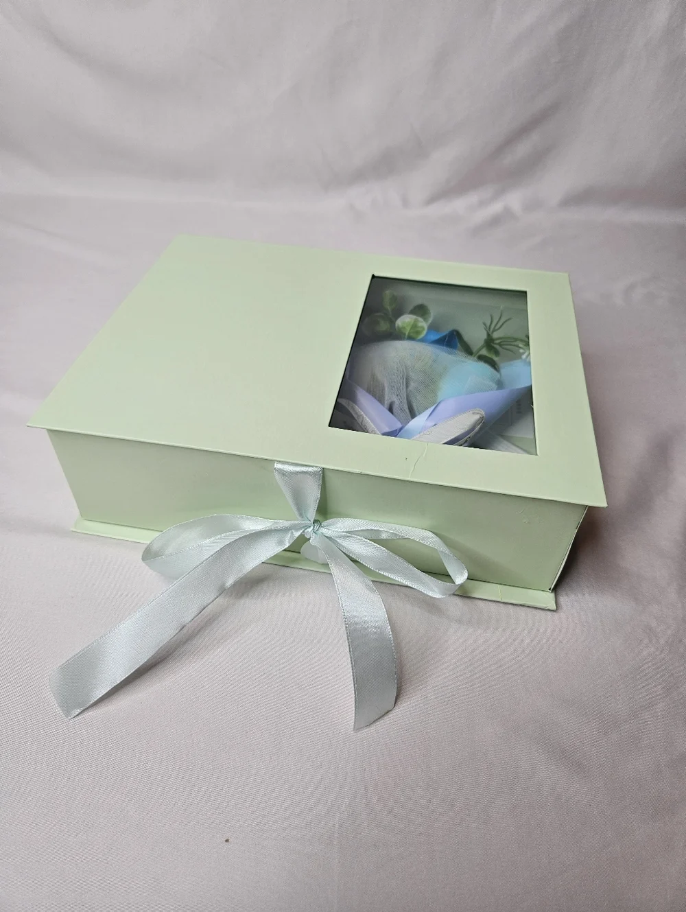 Luxury Gift Box with Reed Diffuser & Soap Flower Bouquet – The Blue Ocean